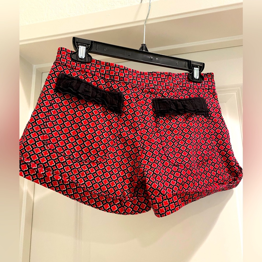 Judith March Shorts w/ Ruffle Detail on Back Pockets. Size Small